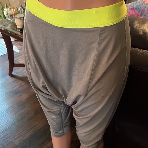 Nike 🤩 - Picture 2 of 3